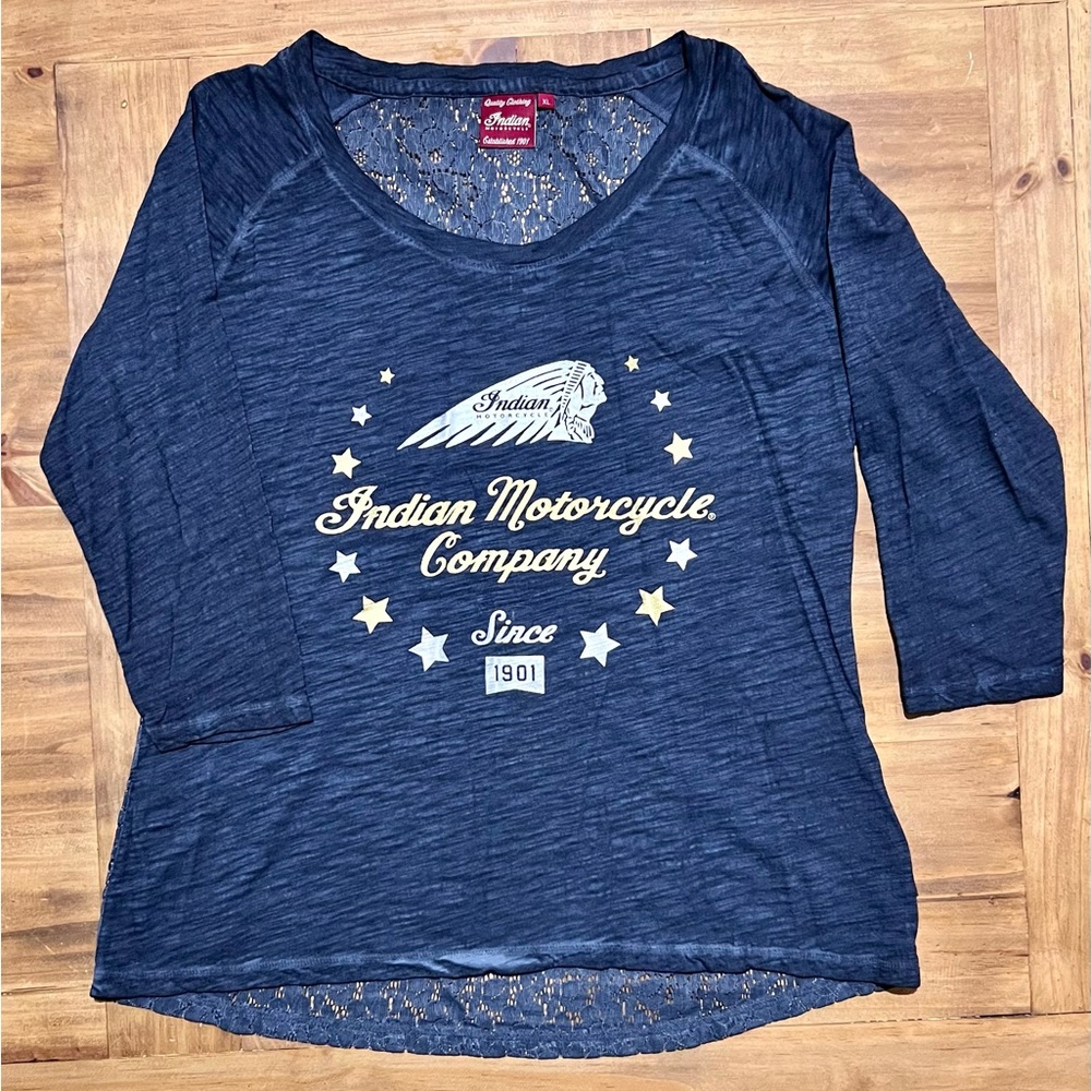 ONE LEFT! 
Genuine Indian Motorcycle women’s 3/4 length sleeve top.